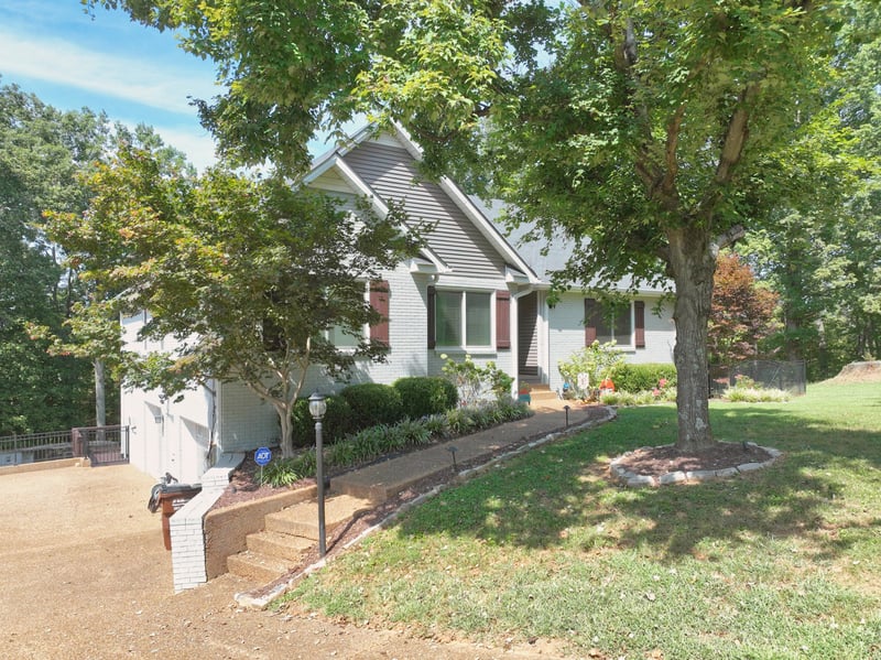 307 Dorris Ct, Hendersonville, TN 37075