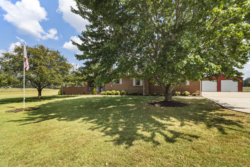 1279 Highway 48 S, Dickson, TN 37055