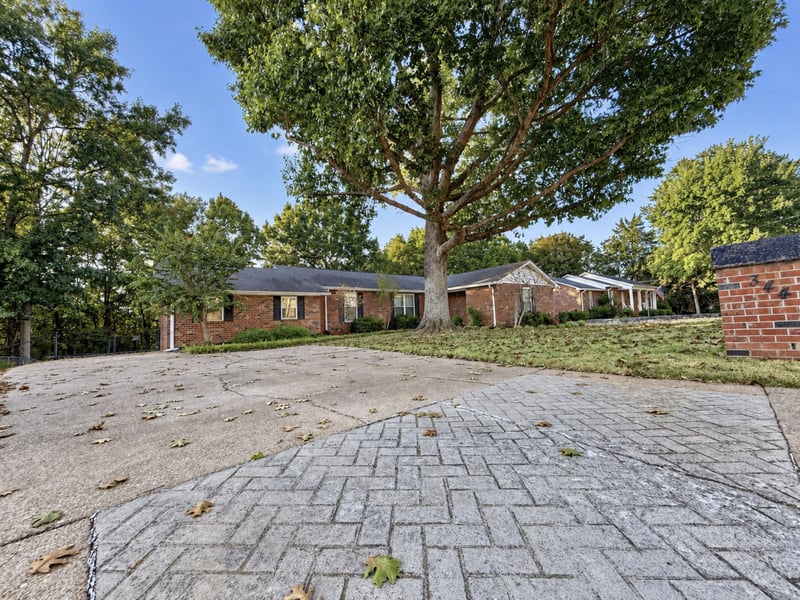 344 Clearlake Dr W, Nashville, TN 37217