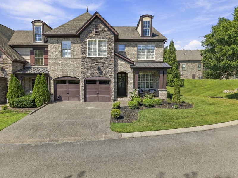 118 Village Cir, Lebanon, TN 37087