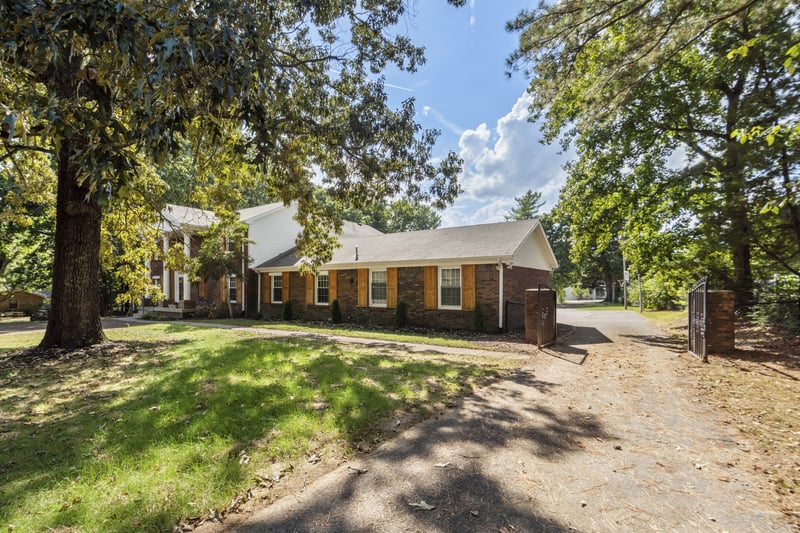 103 Forrest Hills Cir, Dickson, TN 37055