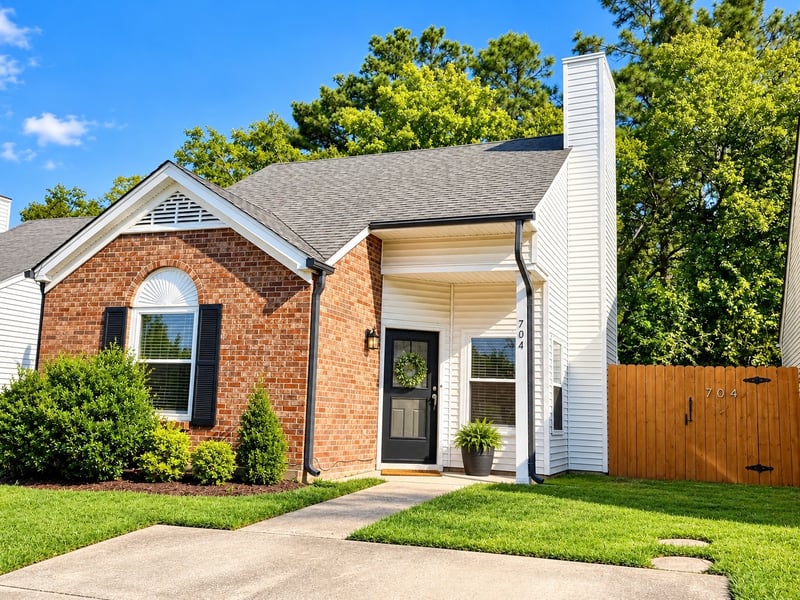 704 Maple Pl, Nashville, TN 37216