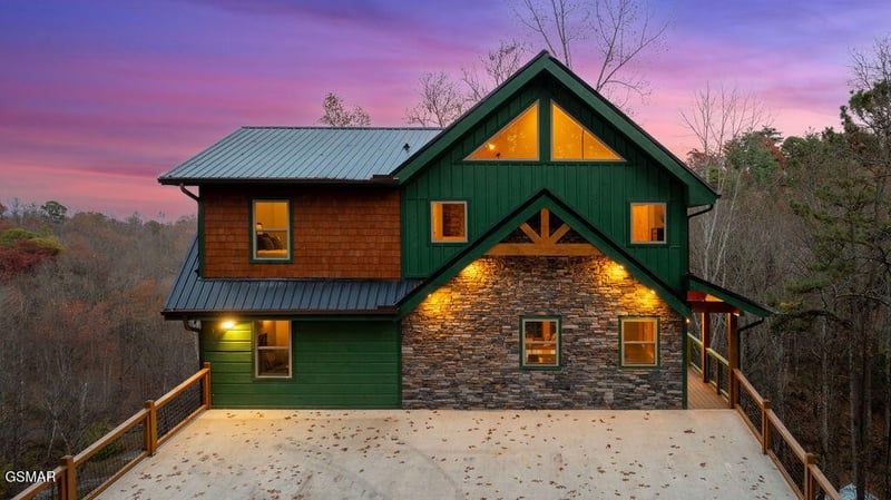 1857 Beach Front Dr, Sevierville, TN 37876
