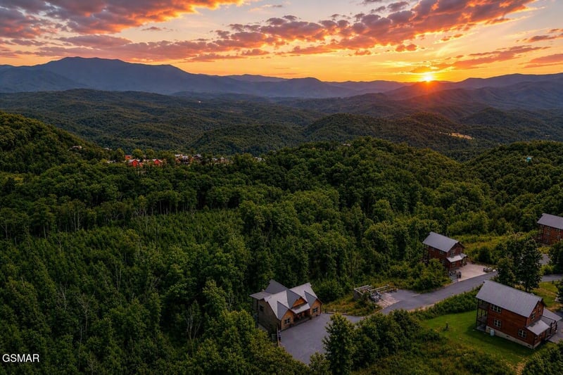 1529 Majestic Mountain Dr, Sevierville, TN 37876