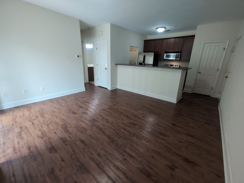 7009 Lenox Village Dr #202, Nashville, TN 37211