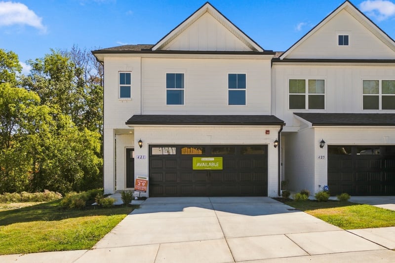 421 Kingsbury Dr, Gallatin, TN 37066