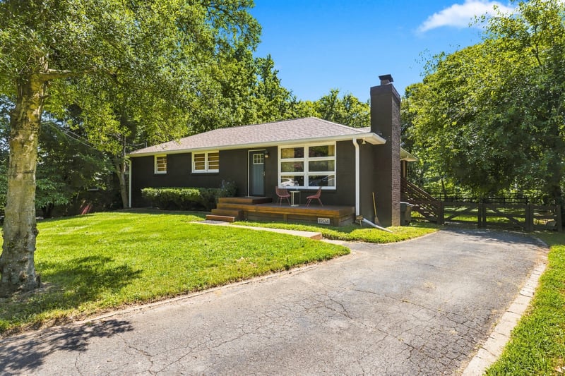 1904 Valley Park Dr, Nashville, TN 37216