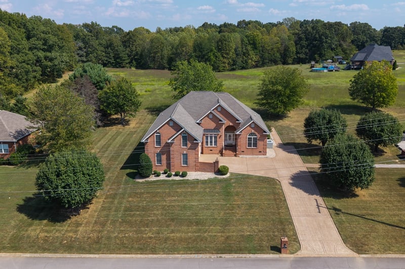 1019 Fairways Dr, Greenbrier, TN 37073