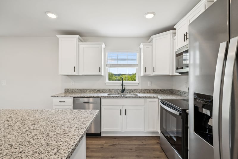 118 Crows Hill Dr, Gordonsville, TN 38563