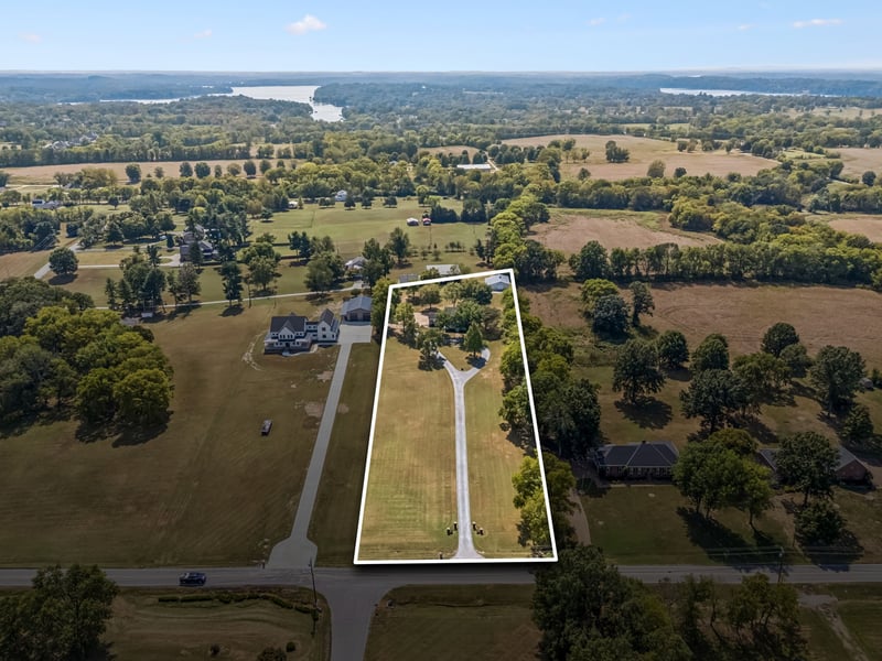 554 Douglas Bend Rd, Gallatin, TN 37066
