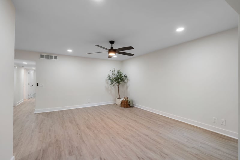 116 Harding Pl #C4, Nashville, TN 37205
