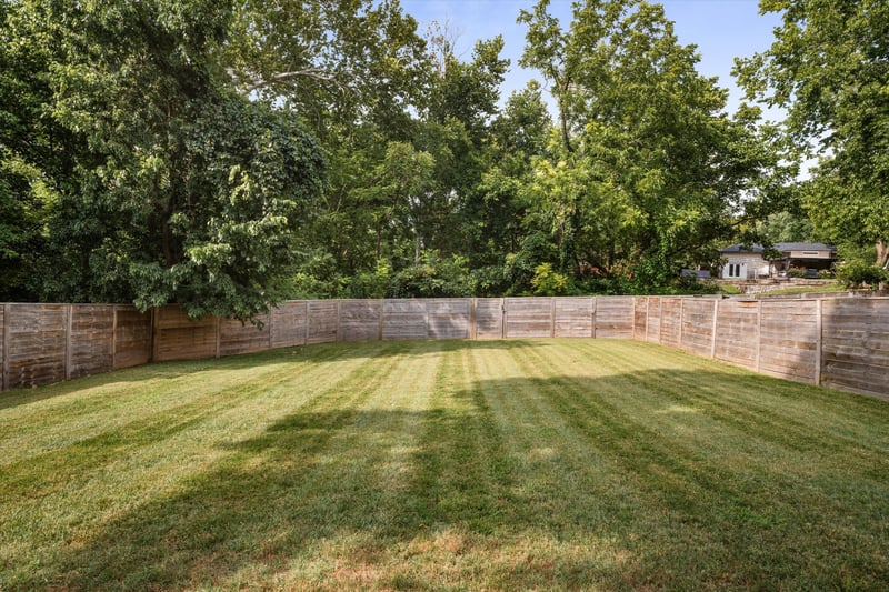 560 Highcrest Dr, Nashville, TN 37211