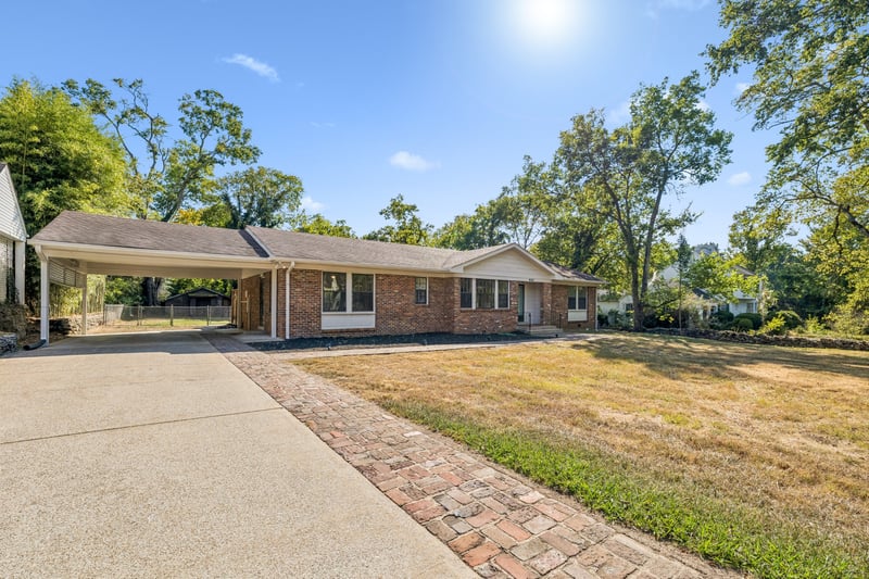 909 Hillcrest Ave, Columbia, TN 38401