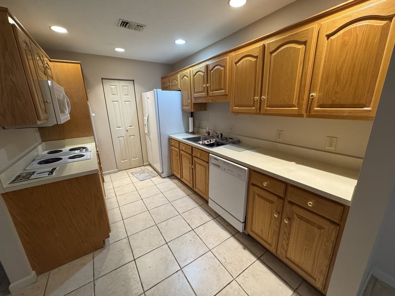 410 Castlewood Ln, Lebanon, TN 37087
