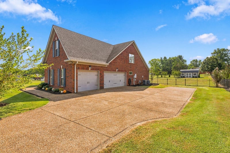 1009 Dillon Ln, Gallatin, TN 37066