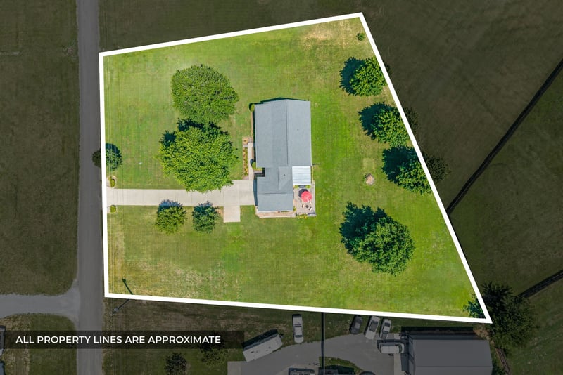 1011 Lillard Williams Rd, Chapmansboro, TN 37035