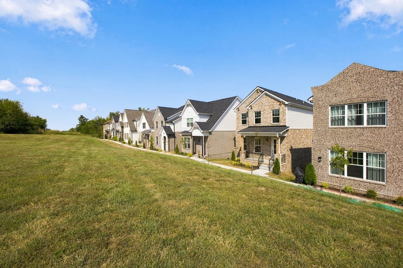 1103 Freeboard Aly, La Vergne, TN 37086