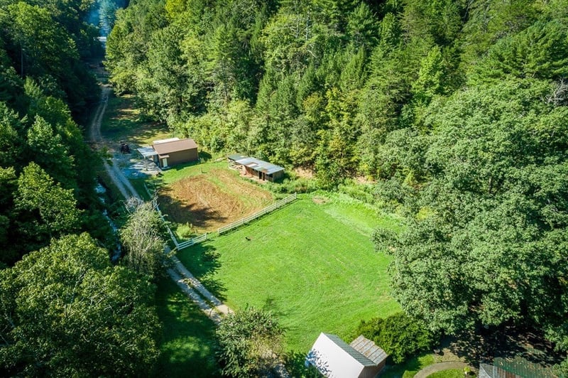 1570 S Helton Rd, Sevierville, TN 37862