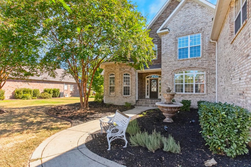 677 Starpoint Dr, Gallatin, TN 37066