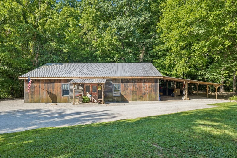 4574 Hampshire Pike, Hampshire, TN 38461