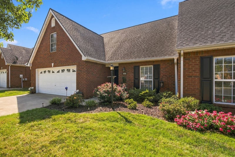 366 Golfview Ct, Murfreesboro, TN 37127