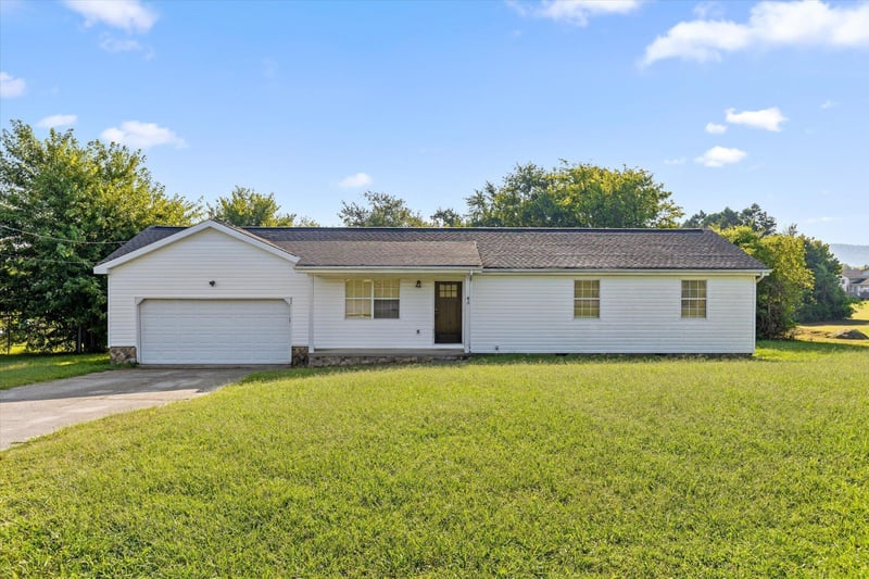 38 Davis Rd, Ringgold, GA 30736