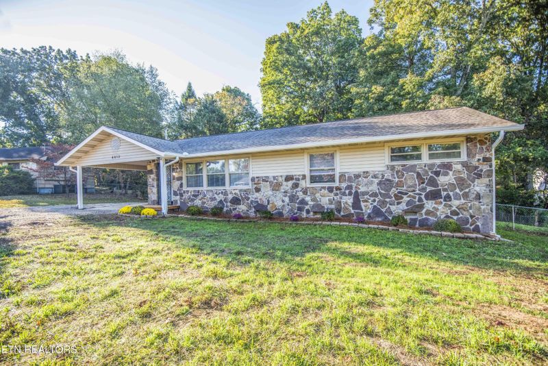 4612 Tanglewood Rd, Knoxville, TN 37912