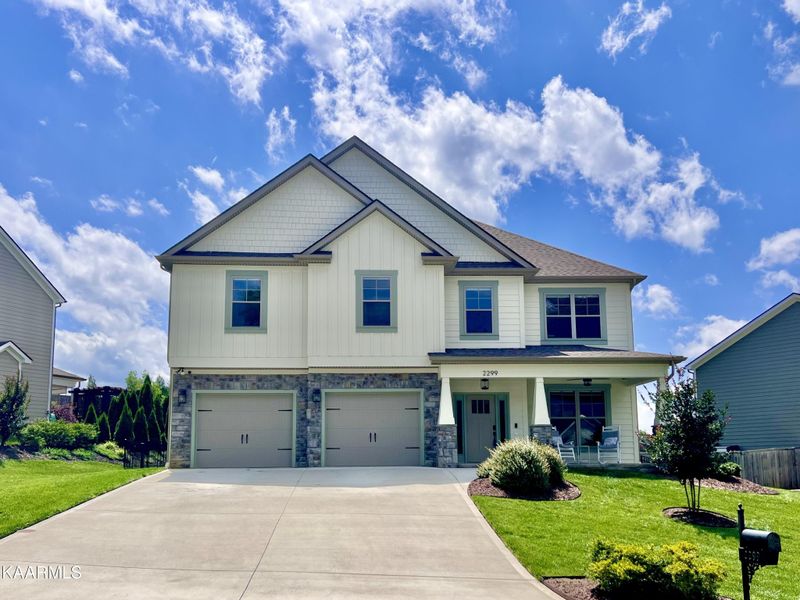 2299 Clearmill Dr, Lenoir City, TN 37772