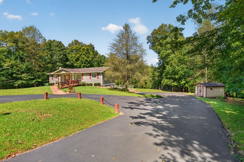 5440 Highway 49 W, Vanleer, TN 37181