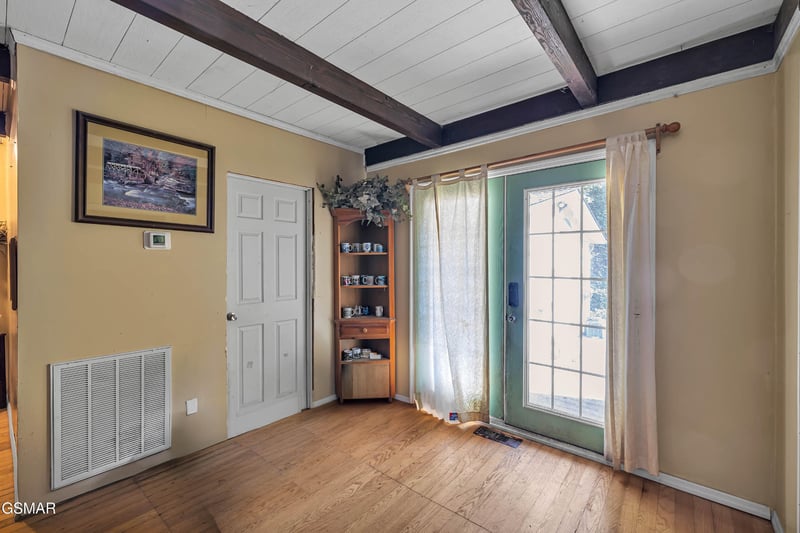 3176 N Clear Fork Rd, Sevierville, TN 37862