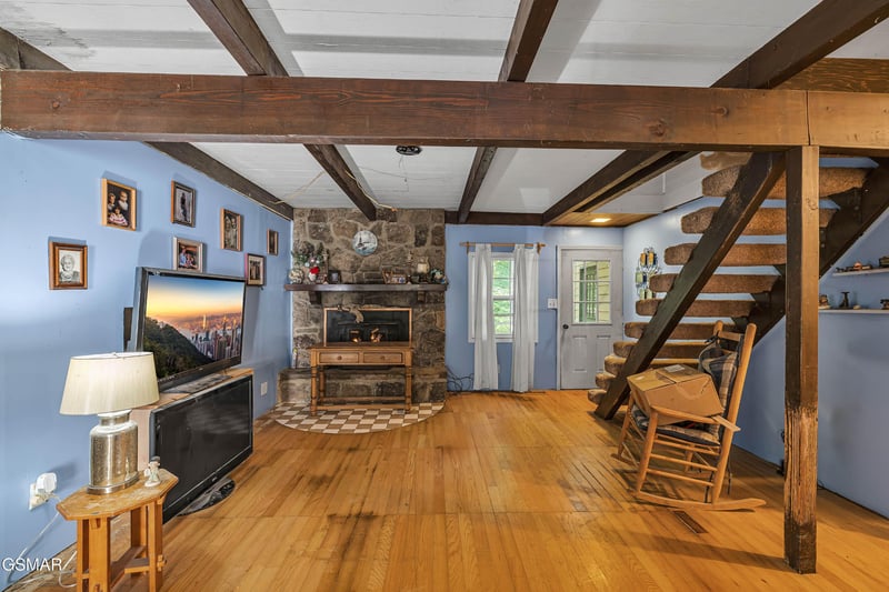 3176 N Clear Fork Rd, Sevierville, TN 37862