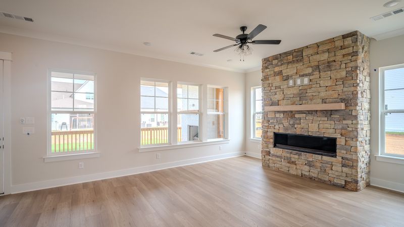 5730 Lennis Ln, Murfreesboro, TN 37129