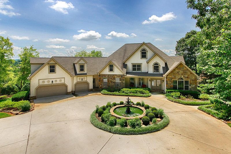 7044 Lake Bluff Ct, Knoxville, TN 37920