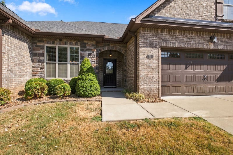99 Silverstone Ln, Hermitage, TN 37076