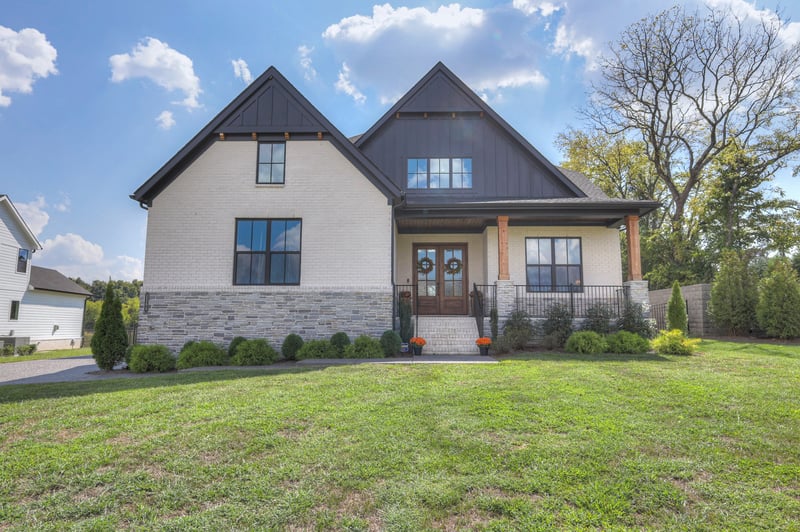 3384 Sarah Bee Ln, Thompsons Station, TN 37179