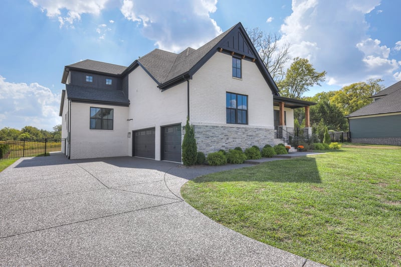 3384 Sarah Bee Ln, Thompsons Station, TN 37179