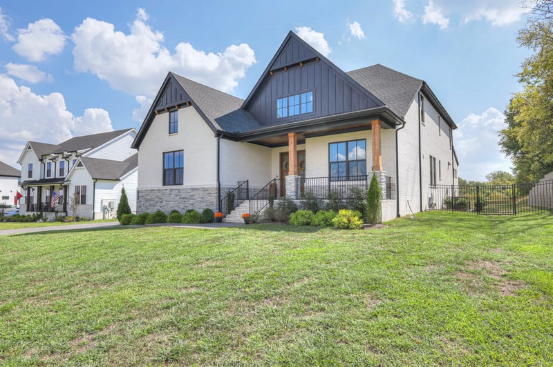 3384 Sarah Bee Ln, Thompsons Station, TN 37179