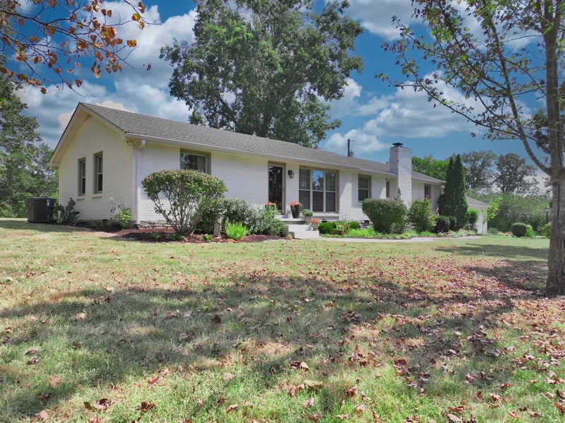 218 Harbor Dr, Hendersonville, TN 37075