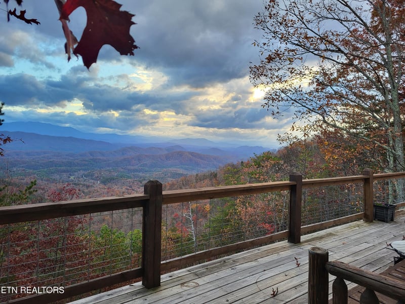 1001 Old Laurel Ln, Sevierville, TN 37876