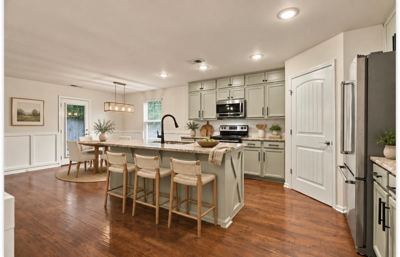 1240 Oxford Village Cv, Columbia, TN 38401