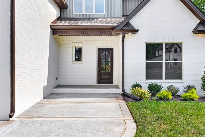 353 Young Ln, Pleasant View, TN 37146
