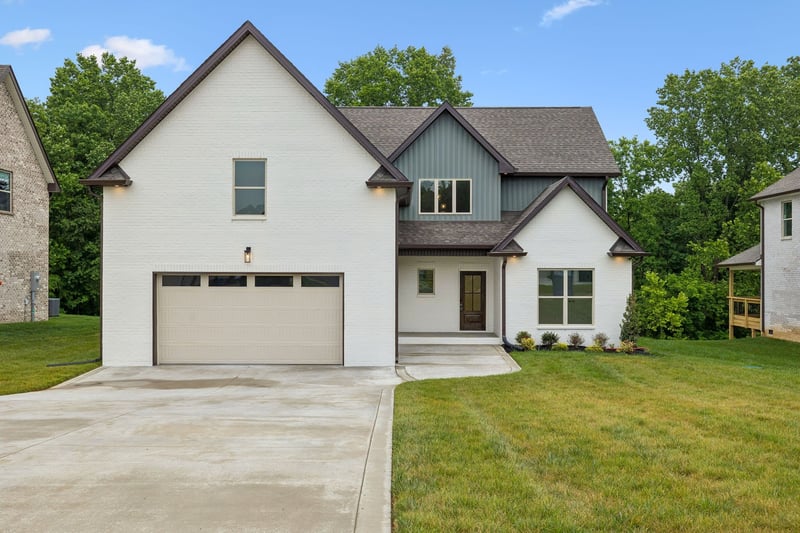 353 Young Ln, Pleasant View, TN 37146