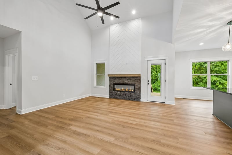 353 Young Ln, Pleasant View, TN 37146