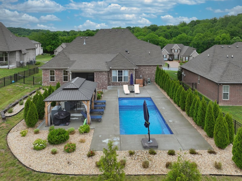 963 Luxborough Dr, Hendersonville, TN 37075