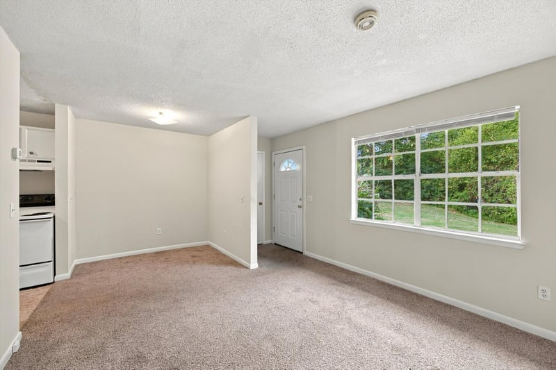 466 Oak St, Rossville, GA 30741