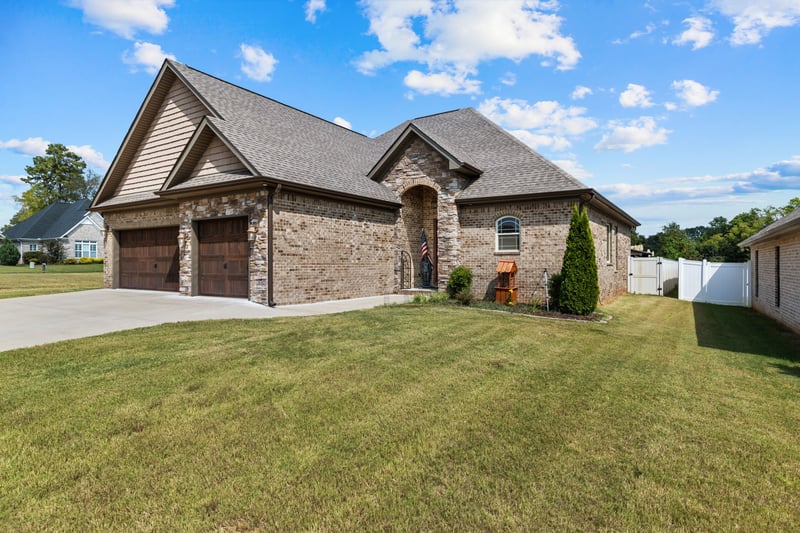 723 Karah Avery Ave, Rogersville, AL 35652