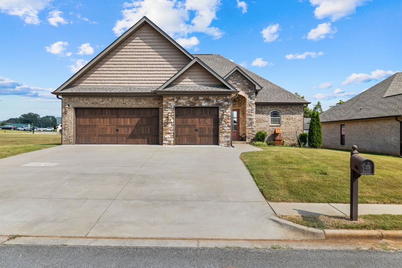 723 Karah Avery Ave, Rogersville, AL 35652