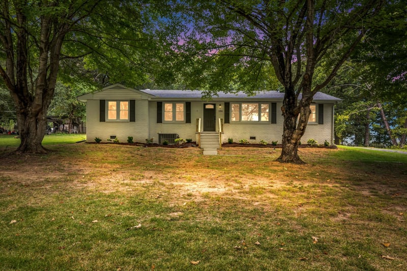 104 S Hummingbird Ln S, Dickson, TN 37055