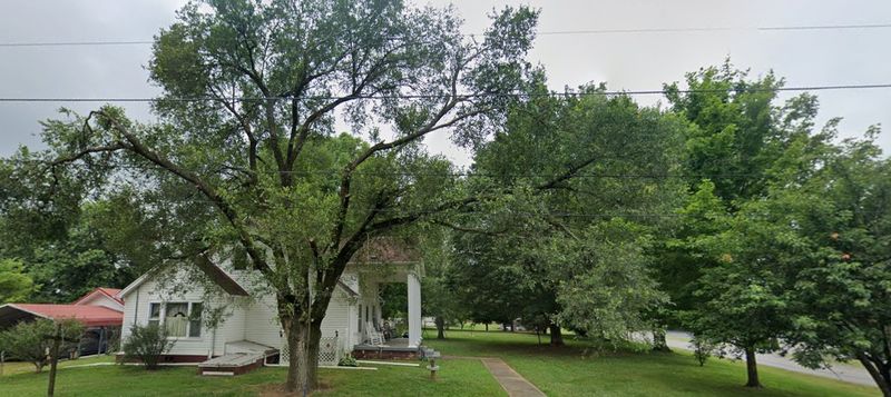 2301 Highland Ave, Columbia, TN 38401