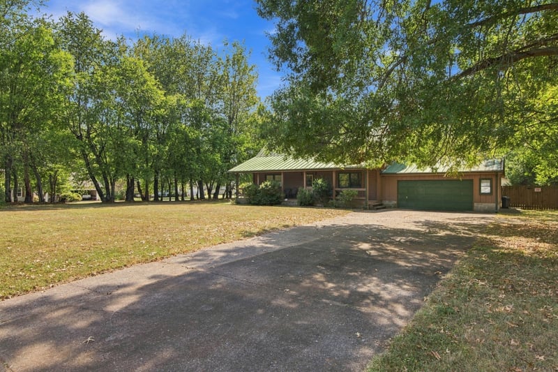 801 Buckeye Ct, Lascassas, TN 37085